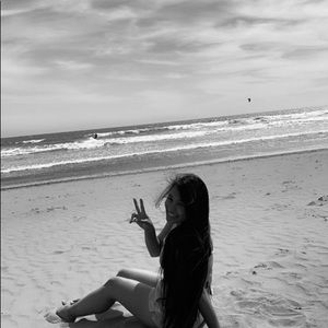 Meet your posher, Amina